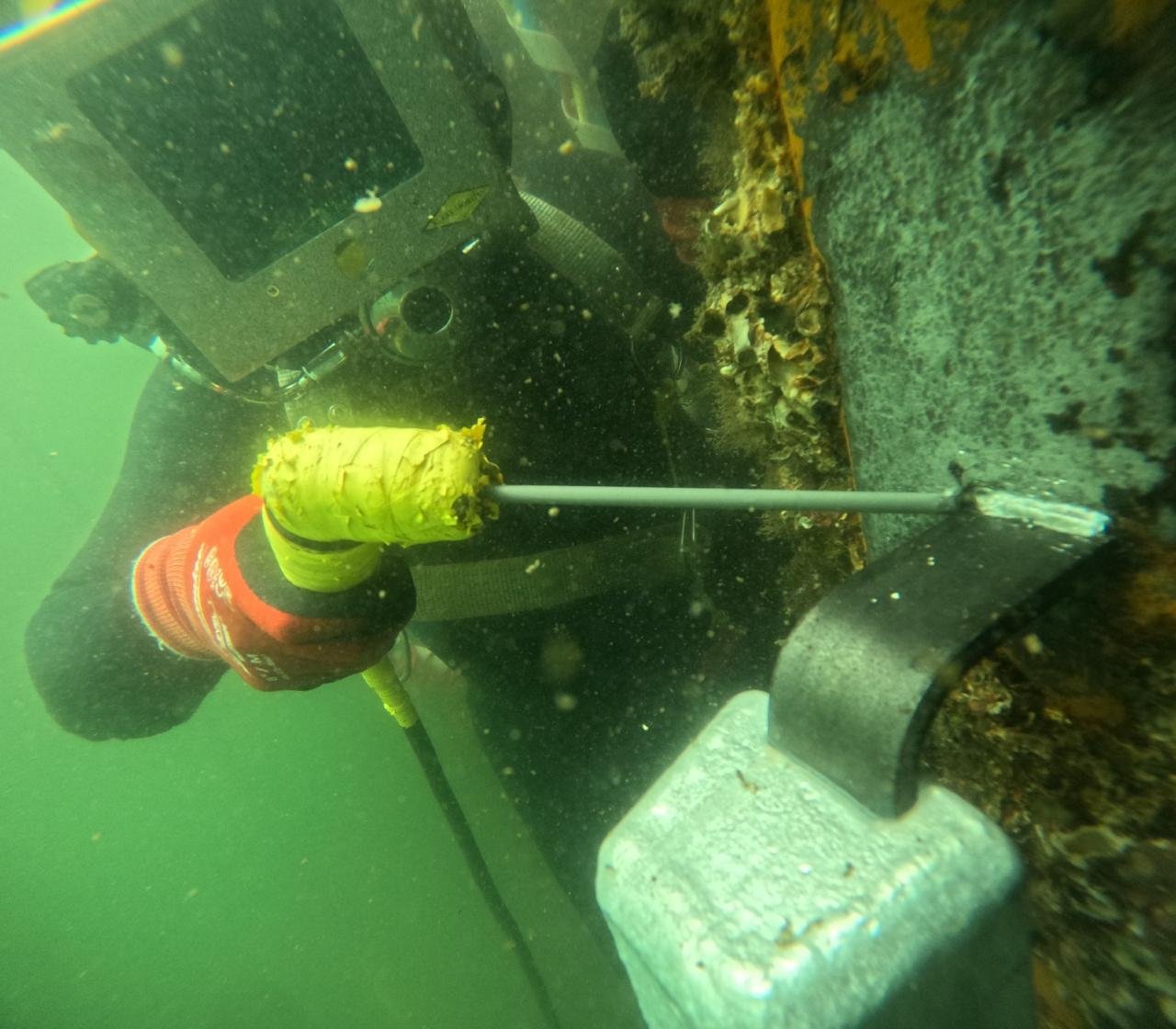 Equipo HSG en operación subacuática
